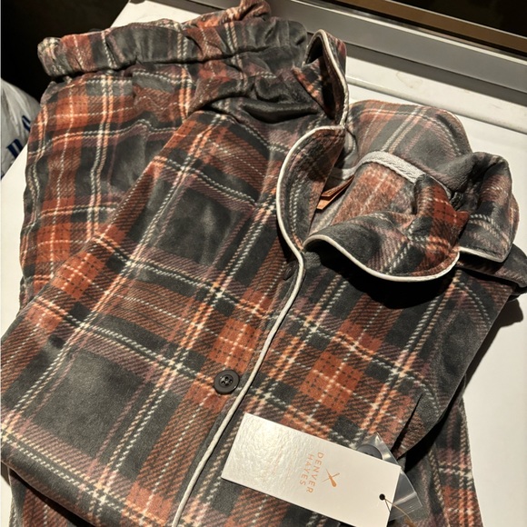 Denver Hayes Sleepwear Set - Picture 1 of 3